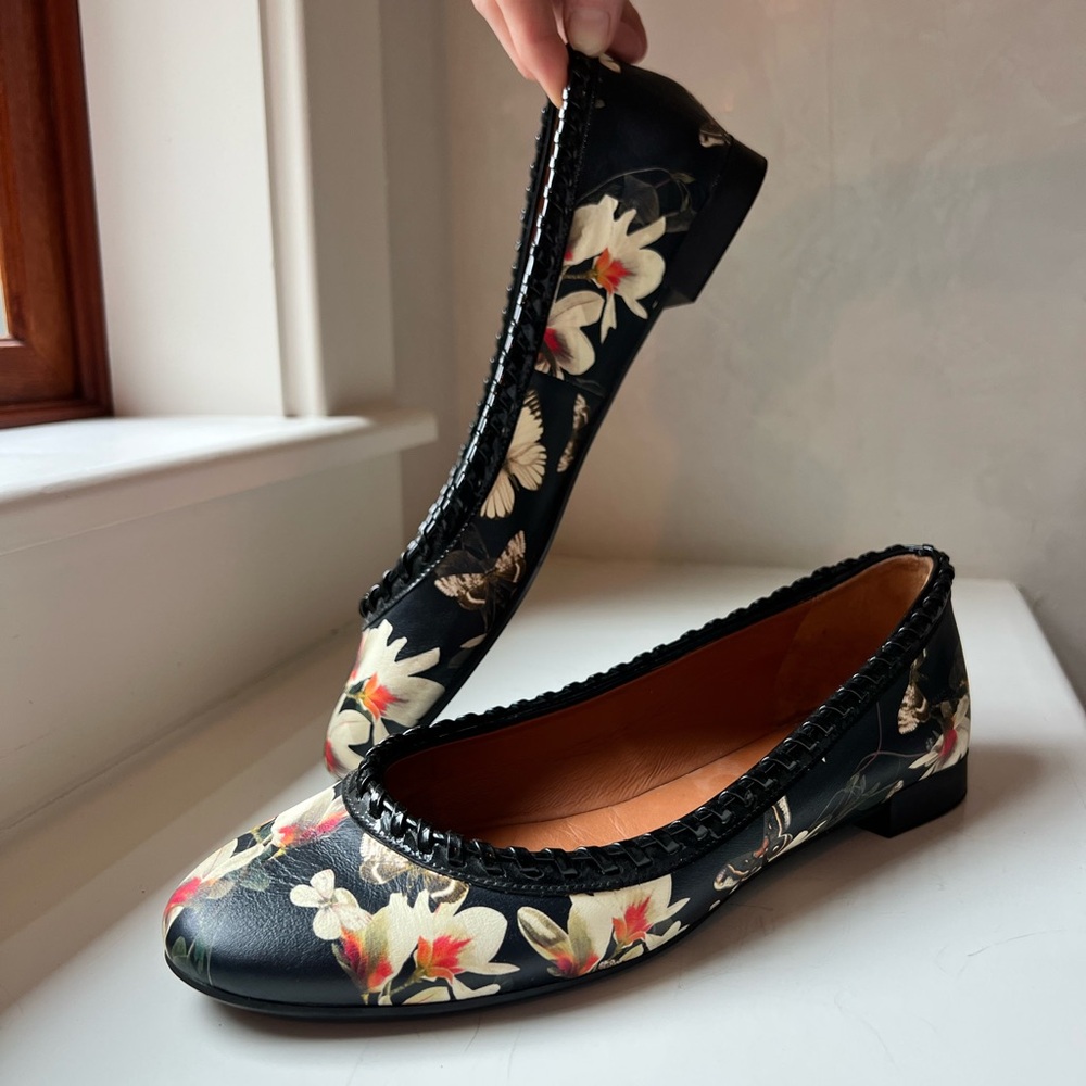 GIVENCHY Floral Black Leather Women's Flats Shoes size 39 (size 8)